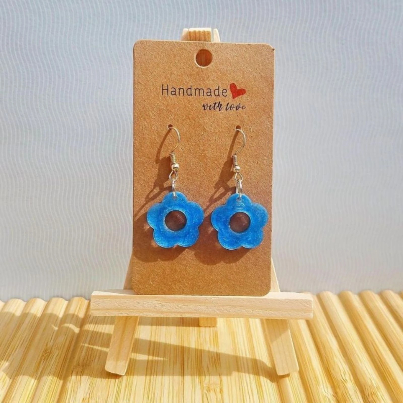 Boucles d'oreilles fleurs bleues 